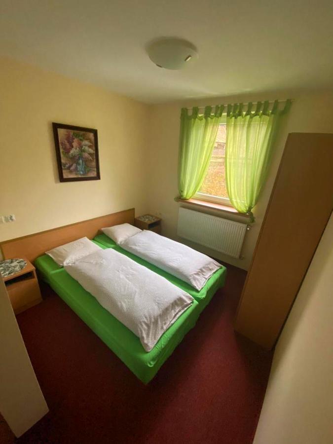 Agroturystyka Kapellanka - Kraina Wygaslych Wulkanow Wojcieszów Exteriör bild