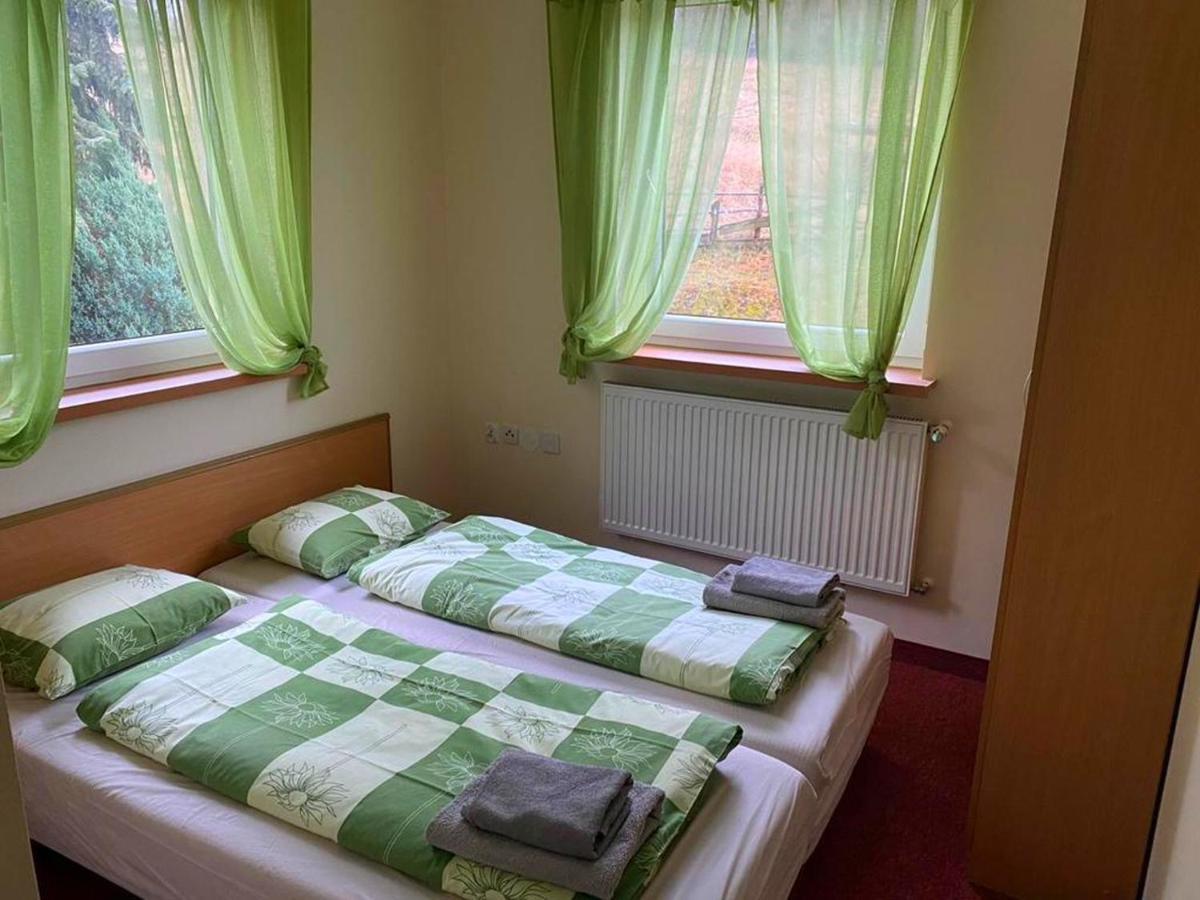Agroturystyka Kapellanka - Kraina Wygaslych Wulkanow Wojcieszów Exteriör bild